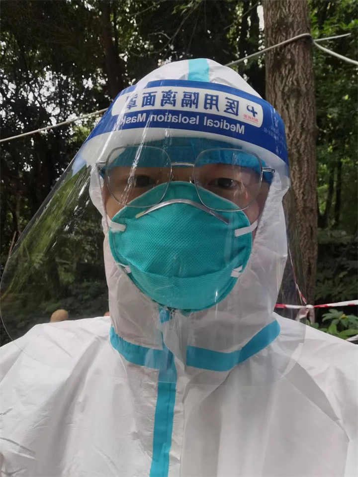 静静的“战”场 默默的我们·青年志愿者