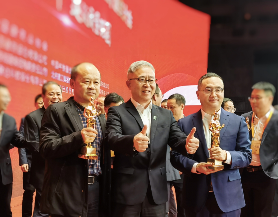 摘“星”载誉，再“铸”“鲁班”！中国建筑界的“奥斯卡” 捧杯！